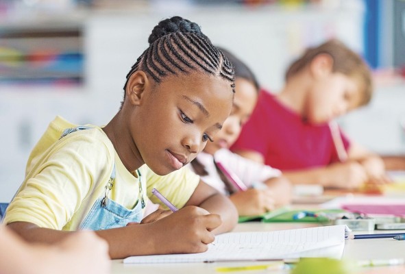 La grave crisis socioeconómica ocasionada por la covid-19 supondrá un retroceso educativo de ocho o diez años en Latinoamérica. La grave crisis socioeconómica ocasionada por la covid-19 supondrá un retroceso educativo de ocho o diez años en Latinoamérica.