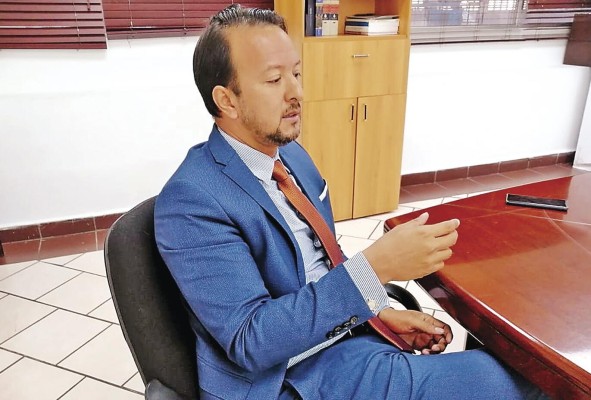 Demóstenes Sánchez , subdirector de Marina Mercante, en 'La Estrella de Panamá'. Demóstenes Sánchez , subdirector de Marina Mercante, en 'La Estrella de Panamá'.