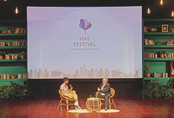 La afluencia de panameños en otros festivales tuvo gran importancia en la decisión de incluir a Panamá como una de las sedes del Hay Fórum. La afluencia de panameños en otros festivales tuvo gran importancia en la decisión de incluir a Panamá como una de las sedes del Hay Fórum.