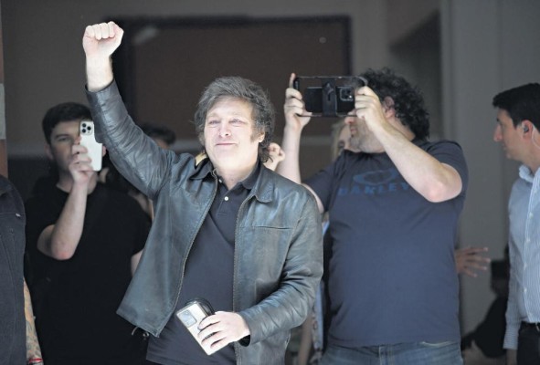 Javier Milei obtuvo más de 13 millones 471 mil 456 votos. Javier Milei obtuvo más de 13 millones 471 mil 456 votos.