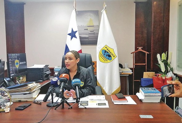 La subdirectora de migración de Panamá, María Isabel Saravia conversa con los medios de comunicación sobre este nuevo proceso migratorio. La subdirectora de migración de Panamá, María Isabel Saravia conversa con los medios de comunicación sobre este nuevo proceso migratorio.