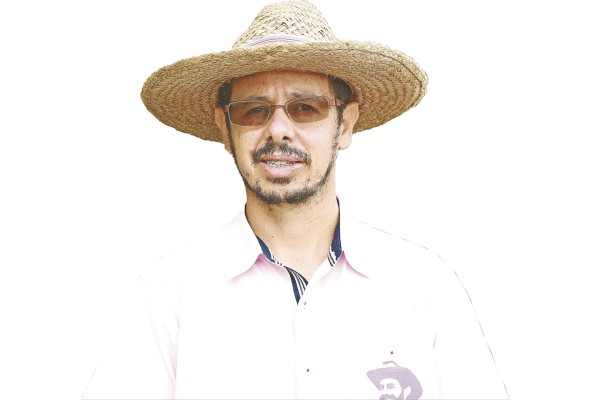 Dr. Camilo M. Botero, investigador asociado de Coiba AIP Dr. Camilo M. Botero, investigador asociado de Coiba AIP
