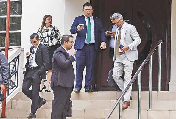 El abogado Erasmo Muñoz asegura que Varela fue investigado cuando este se desempeñaba como presidente de la República. El abogado Erasmo Muñoz asegura que Varela fue investigado cuando este se desempeñaba como presidente de la República.
