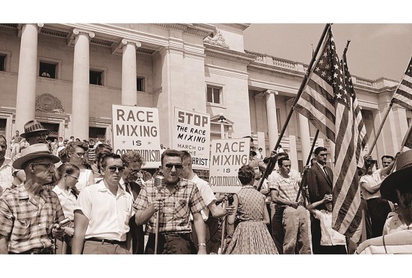 <strong>I Am Not Your Negro (2017)</strong> El escritor James Baldwin cuenta sobre el movimiento afroamericano en la América moderna. Con la narración de Samuel L. Jackson, este filme rescata las furiosas palabras del autor. <strong>I Am Not Your Negro (2017)</strong> El escritor James Baldwin cuenta sobre el movimiento afroamericano en la América moderna. Con la narración de Samuel L. Jackson, este filme rescata las furiosas palabras del autor.