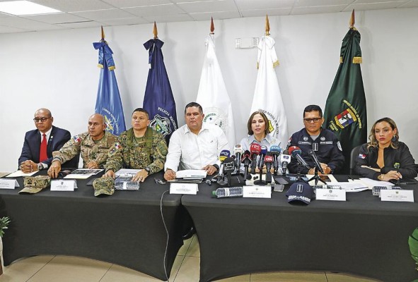 Las autoridades de seguridad y migración en conferencia de prensa sobre la crisis migratoria. Las autoridades de seguridad y migración en conferencia de prensa sobre la crisis migratoria.