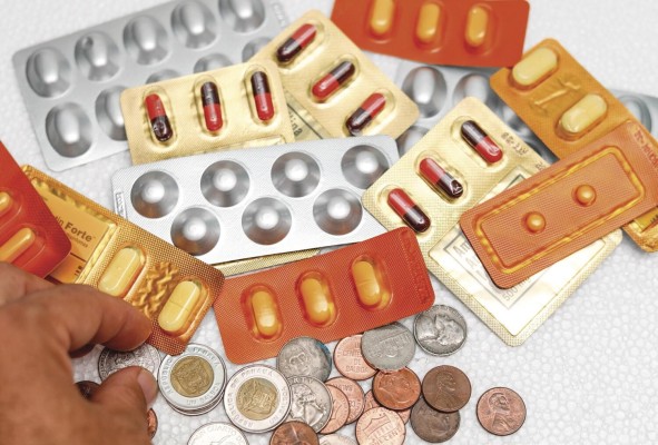 Importación de medicamentos sin intermediarios, para abastecer centros y hospitales públicos, es una iniciativa legislativa. Importación de medicamentos sin intermediarios, para abastecer centros y hospitales públicos, es una iniciativa legislativa.