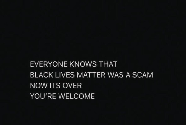 Historia de Instagram de Kanye West, en defensa a la polémica pieza de 'White Lives Matter'. Historia de Instagram de Kanye West, en defensa a la polémica pieza de 'White Lives Matter'.