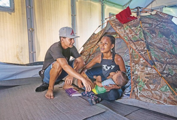 Thiago cuenta con todo el amor de sus padres migrantes quienes atravesaron la selva de Darién en busca de mejores oportunidades. Thiago cuenta con todo el amor de sus padres migrantes quienes atravesaron la selva de Darién en busca de mejores oportunidades.