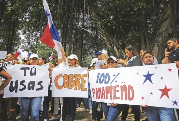 Este proceso de suspensión debe efectuarse con estricto apego a las normas laborales vigentes. Este proceso de suspensión debe efectuarse con estricto apego a las normas laborales vigentes.
