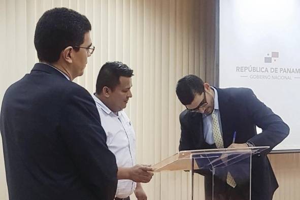 La negociación salarial terminó ayer. La negociación salarial terminó ayer.