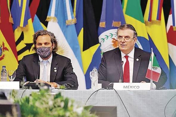 El canciller mexicano Macelo Ebrard (d) y su homólogo argentino Santiago Cafiero (i) El canciller mexicano Macelo Ebrard (d) y su homólogo argentino Santiago Cafiero (i)