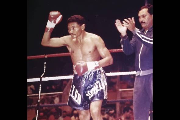 El venezolano Leo Gámez está en la historia como uno de los poseedores de cuatro títulos mundiales. El venezolano Leo Gámez está en la historia como uno de los poseedores de cuatro títulos mundiales.