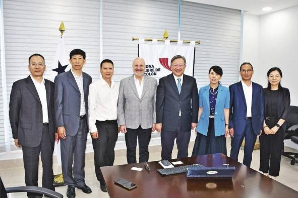 La delegación de Zhejiang durante su visita a la Zona Libre de Colón. La delegación de Zhejiang durante su visita a la Zona Libre de Colón.