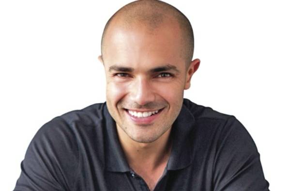 Andrés Moreno37 años Director ejecutivo de Open English Andrés Moreno37 años Director ejecutivo de Open English