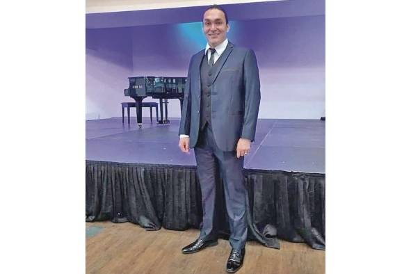 Pomares considera que su don “es divino”. Pomares considera que su don “es divino”.