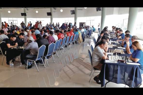 El ajedrez es considerado un deporte que promueve la igualdad y fortalece la educación. El ajedrez es considerado un deporte que promueve la igualdad y fortalece la educación.