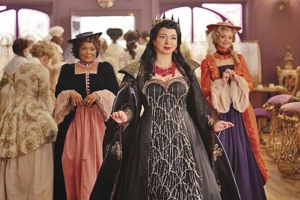 Rosaleen (Yvette Nicole Brown), Malvina (Maya Rudolph) y Ruby (Jayma Mays), el maléfico trio de la película. Rosaleen (Yvette Nicole Brown), Malvina (Maya Rudolph) y Ruby (Jayma Mays), el maléfico trio de la película.