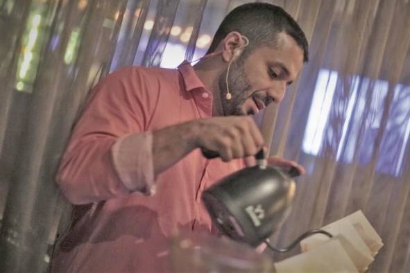 El barista Wilford Lamastus Jr. hizo el servicio de un Elida geisha natural El barista Wilford Lamastus Jr. hizo el servicio de un Elida geisha natural