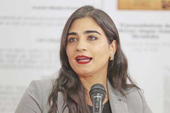 Serena Vamvas, abogada y precandidata a representante del corregimiento de San Francisco Serena Vamvas, abogada y precandidata a representante del corregimiento de San Francisco