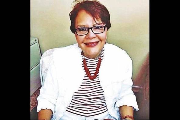 Berta Cardoze 'Tenemos que hacer mayor énfasis educativo en el patrimonio histórico'. Empezó su formación en la Universidad de Panamá (UP), posteriormente adquirió una maestría en vivienda social avalada por la Junta de Andalucía y una maestría en gestión y conservación del patrimonio en la Universidad Politécnica de Valencia. Ha efectuado distintas investigaciones para la conservación, revitalización y restauración de monumentos y bienes inmuebles del Casco Antiguo. Berta Cardoze 'Tenemos que hacer mayor énfasis educativo en el patrimonio histórico'. Empezó su formación en la Universidad de Panamá (UP), posteriormente adquirió una maestría en vivienda social avalada por la Junta de Andalucía y una maestría en gestión y conservación del patrimonio en la Universidad Politécnica de Valencia. Ha efectuado distintas investigaciones para la conservación, revitalización y restauración de monumentos y bienes inmuebles del Casco Antiguo.
