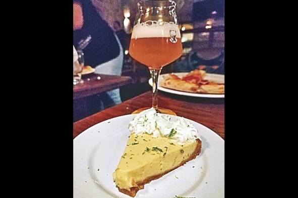 La Grand Cru acompaña el pie de limón La Grand Cru acompaña el pie de limón