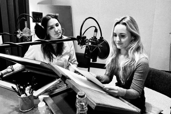 Bernadette Higgins (izq.)y Felicity Morris (der.) lideran el podcast producido por Netflix. Bernadette Higgins (izq.)y Felicity Morris (der.) lideran el podcast producido por Netflix.