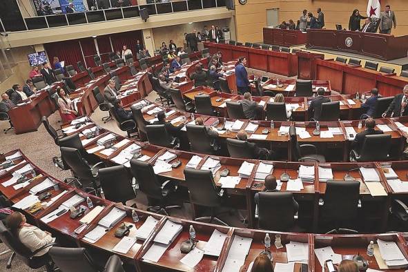 Un total de 57 de los 71 diputados fueron electos por primera vez el 5 de mayo. Un total de 57 de los 71 diputados fueron electos por primera vez el 5 de mayo.