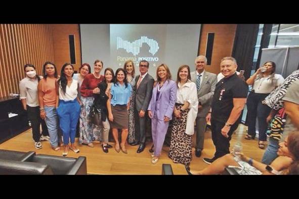 Los premios Panamá en Positivo buscan destacar las iniciativas que aportan optimismo y esperanza al país Los premios Panamá en Positivo buscan destacar las iniciativas que aportan optimismo y esperanza al país