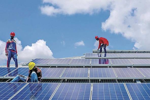La Cumbre sobre el Mundo del Trabajo se dará a mediados del próximo mes. La Cumbre sobre el Mundo del Trabajo se dará a mediados del próximo mes.