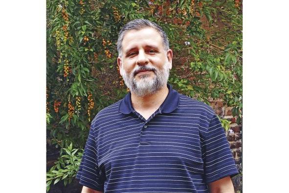 Samuel Robles investigador permanente del Centro de Investigaciones Históricas, Antropológicas y Culturales de Panamá. Samuel Robles investigador permanente del Centro de Investigaciones Históricas, Antropológicas y Culturales de Panamá.