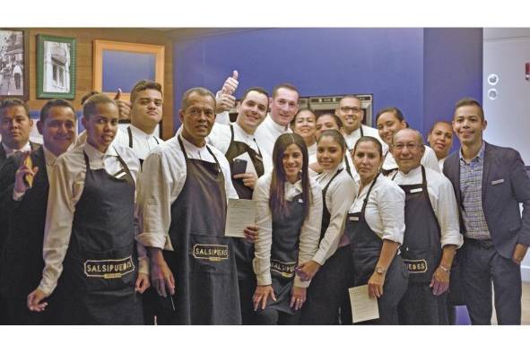 Equipo de la cocina del hotel Bristol Equipo de la cocina del hotel Bristol