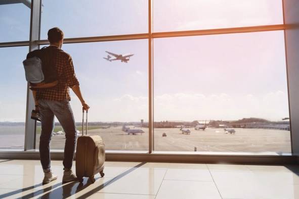 Países de Asia, Europa y Norteamérica figuran en las listas de “viajes no esenciales” del CDC. Países de Asia, Europa y Norteamérica figuran en las listas de “viajes no esenciales” del CDC.