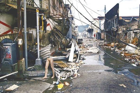 Unos 26 mil soldados estadounidenses invadieron Panamá, el 20 de diciembre de 1989. Unos 26 mil soldados estadounidenses invadieron Panamá, el 20 de diciembre de 1989.