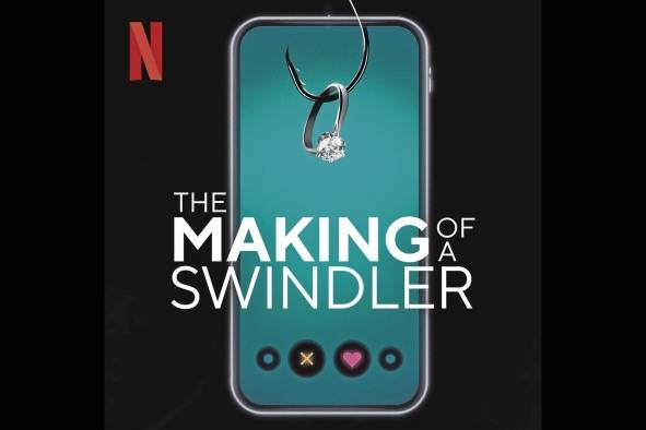 Morris comenzó el podcast de la película para mostrar las historias de más víctimas. Morris comenzó el podcast de la película para mostrar las historias de más víctimas.