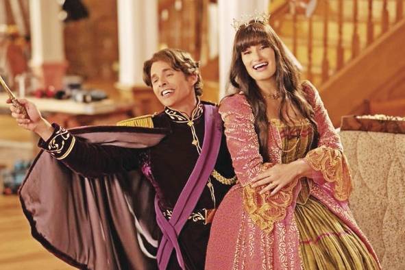 Edward y Nancy, reyes de Andalasia, interpretados por James Marsden e Idina Menzel. Edward y Nancy, reyes de Andalasia, interpretados por James Marsden e Idina Menzel.