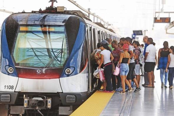 Los trabajadores utilizan el Metro como medida externa para llegar a sus trabajos, en medio de las protestas. Los trabajadores utilizan el Metro como medida externa para llegar a sus trabajos, en medio de las protestas.
