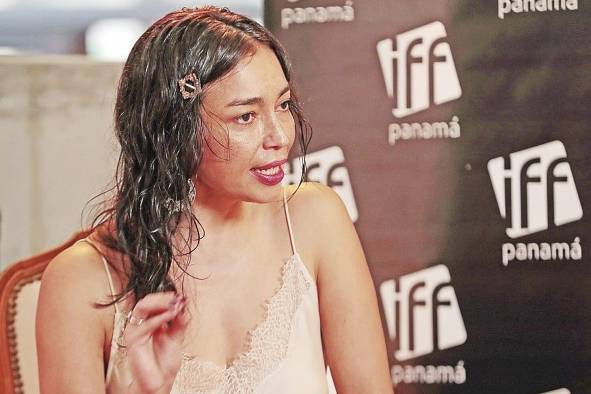 Larios participó en la serie 'El César' y formó parte del elenco principal en la próxima película de Rodrigo Fiallega 'Ricochet'. Larios participó en la serie 'El César' y formó parte del elenco principal en la próxima película de Rodrigo Fiallega 'Ricochet'.
