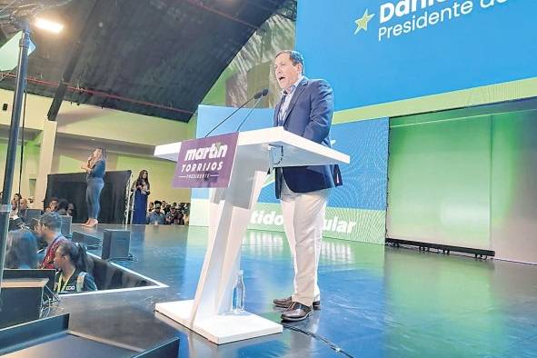 Daniel Brea, presidente del PP, comunicó que Torrijos había sido electo como el candidato presidencial del partido. Daniel Brea, presidente del PP, comunicó que Torrijos había sido electo como el candidato presidencial del partido.