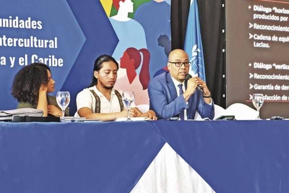 Diálogo intercultural, clave para la inclusión social. Diálogo intercultural, clave para la inclusión social.