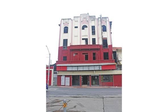 Teatro Excelcior, Av. B, Santa Ana. Teatro Excelcior, Av. B, Santa Ana.