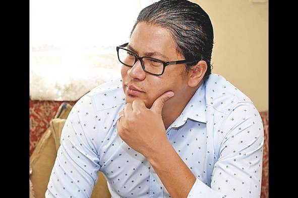 “No cabe duda de que el 'Bolillo' Gómez no puede esquivar la obligación de ganar la mayor cantidad de puntos en estos tres últimos combates”: Erlin Varela del diario El Heraldo “No cabe duda de que el 'Bolillo' Gómez no puede esquivar la obligación de ganar la mayor cantidad de puntos en estos tres últimos combates”: Erlin Varela del diario El Heraldo