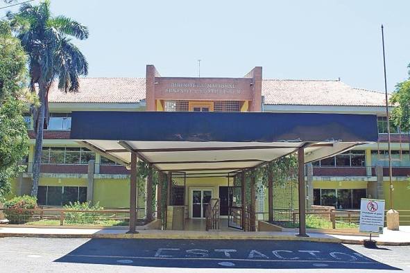 Fachada de la Biblioteca Nacional Ernesto J. Castillero, ubicada en el Parque Recreativo Omar Torrijos. Fachada de la Biblioteca Nacional Ernesto J. Castillero, ubicada en el Parque Recreativo Omar Torrijos.