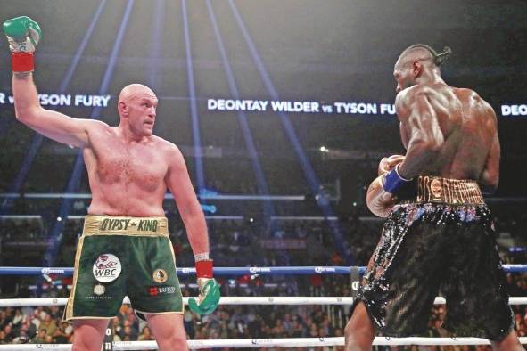 Fury dominó a Wilder con un boxeo a distancia. Fury dominó a Wilder con un boxeo a distancia.