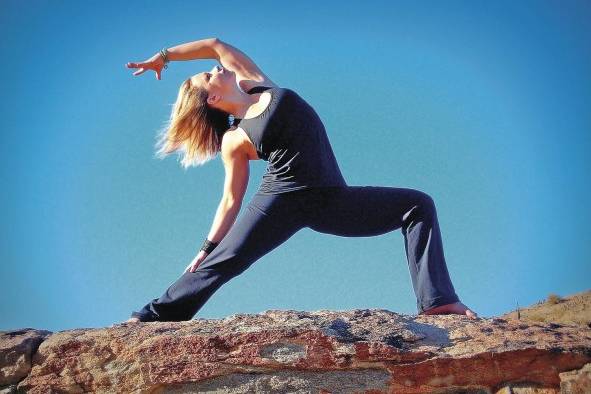 En cuanto a su potencial para aumentar la salud sexual, un equipo de científicos de la India llevó a cabo una investigación para analizar la eficacia del yoga en el funcionamiento sexual masculino. En cuanto a su potencial para aumentar la salud sexual, un equipo de científicos de la India llevó a cabo una investigación para analizar la eficacia del yoga en el funcionamiento sexual masculino.
