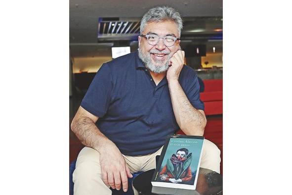 Cristian Alarcón y su obra 'El tercer paraíso' Cristian Alarcón y su obra 'El tercer paraíso'