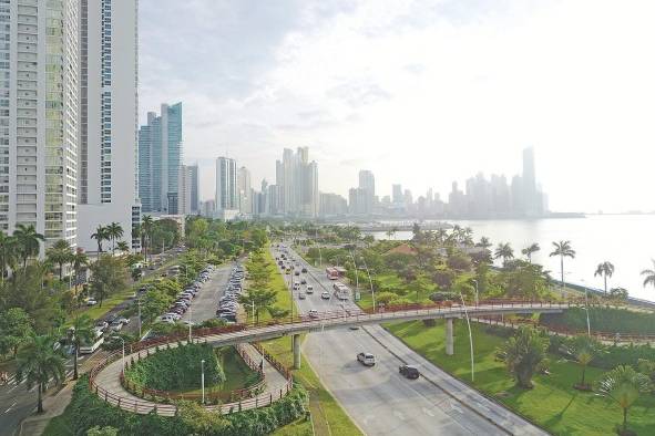 En los elementos del diseño biofílico son posibles las escalas de edificios, cuadras o manzanas, calles, vecindarios o barrios, comunidades y regiones. En los elementos del diseño biofílico son posibles las escalas de edificios, cuadras o manzanas, calles, vecindarios o barrios, comunidades y regiones.