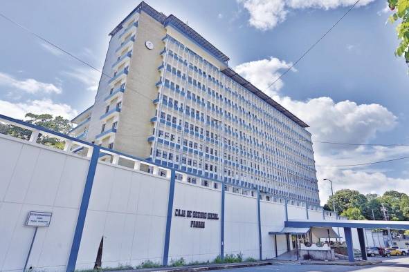 Edificio de la Caja de Seguro Social. Edificio de la Caja de Seguro Social.