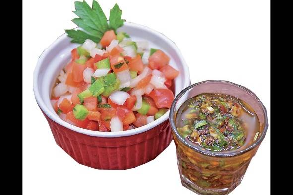 Salsa criolla argentina y chimichurri Salsa criolla argentina y chimichurri