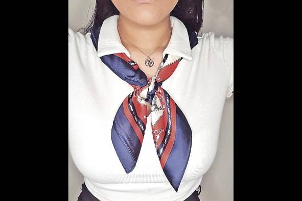 También es posible utilizarla alrededor del cuello. También es posible utilizarla alrededor del cuello.