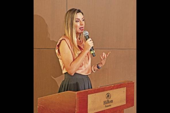 Coelho se considera una fiel creyente del empoderamiento femenino. Coelho se considera una fiel creyente del empoderamiento femenino.